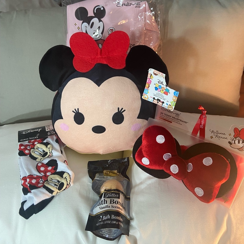 NWT Crème Shop Minnie Mouse Spa Headband, Mickey Makeup Bag, bundle
